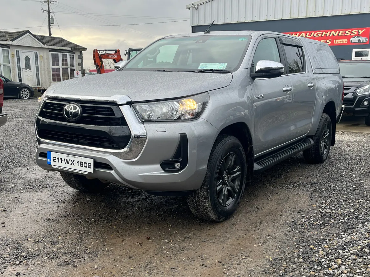 2021 TOYOTA HILUX 2.8 SR5 MANUAL - Image 3
