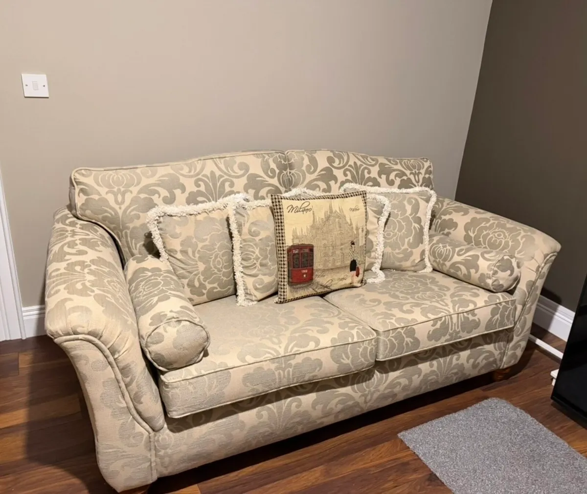 Mint condition suite 3,2,1 Rarely used - Image 1