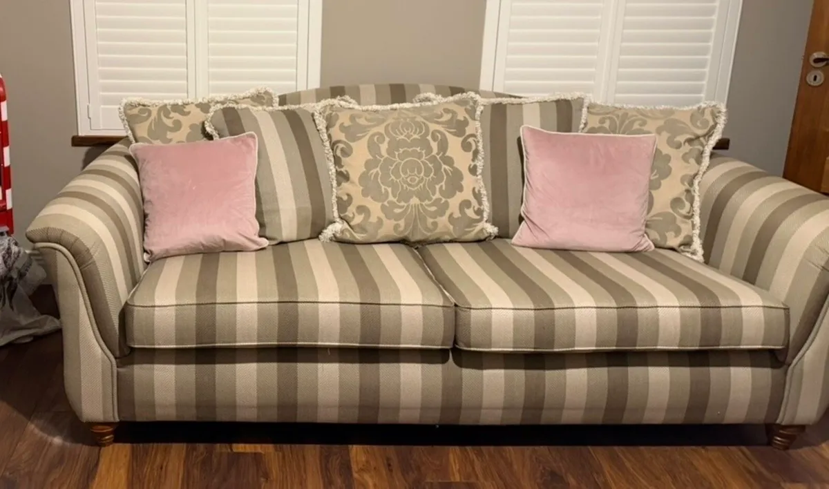 Mint condition suite 3,2,1 Rarely used - Image 3