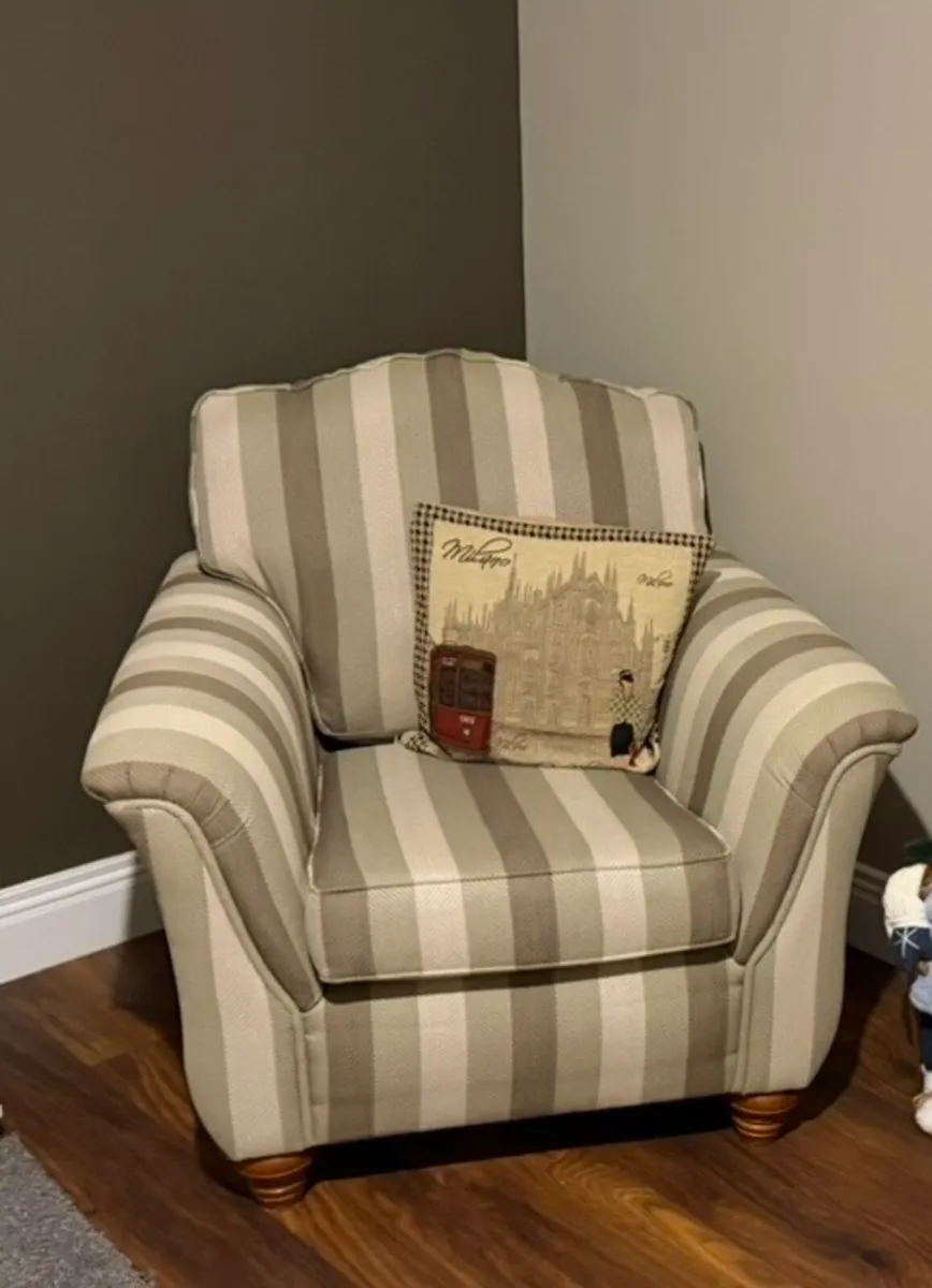 Mint condition suite 3,2,1 Rarely used - Image 4