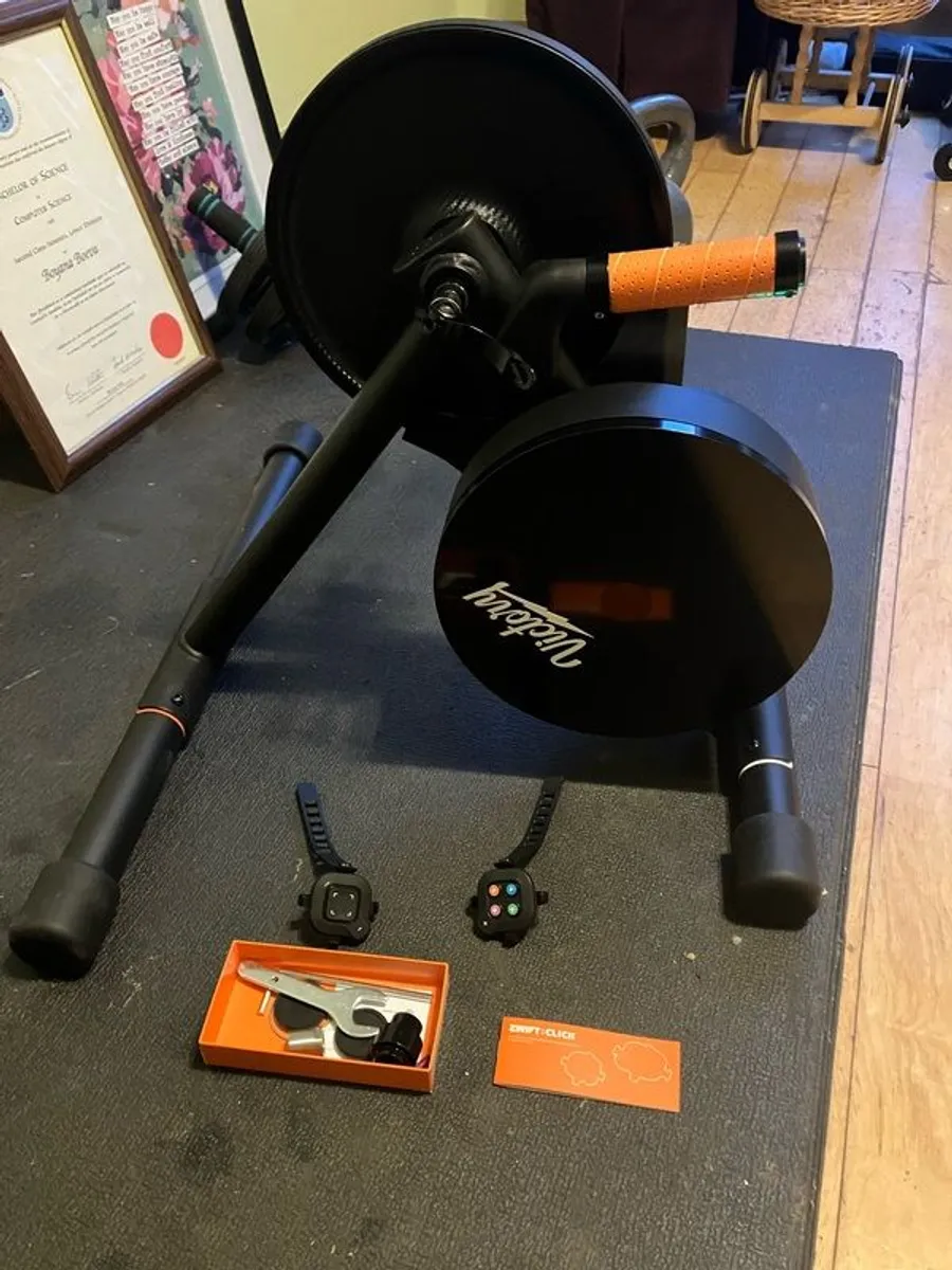 Jet black victory trainer - Image 1