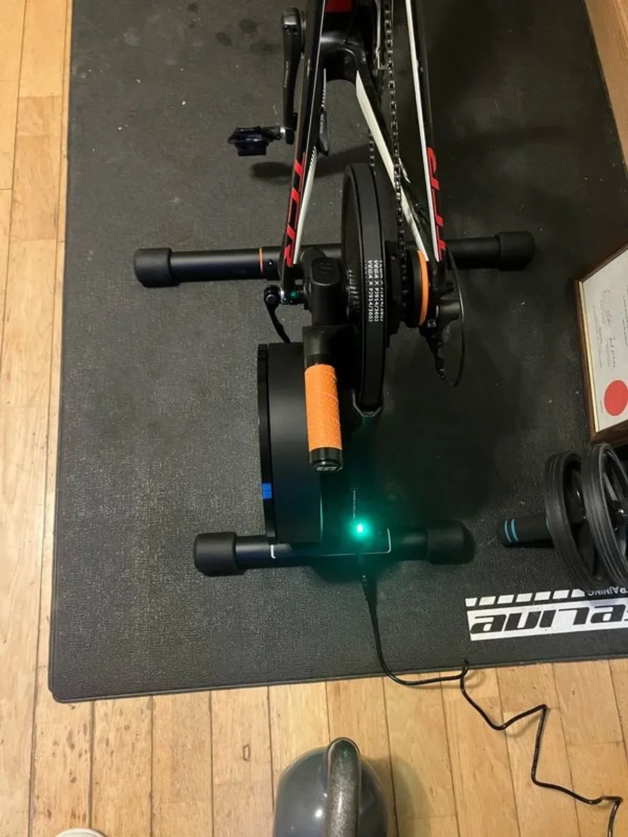 Jet black victory trainer - Image 3