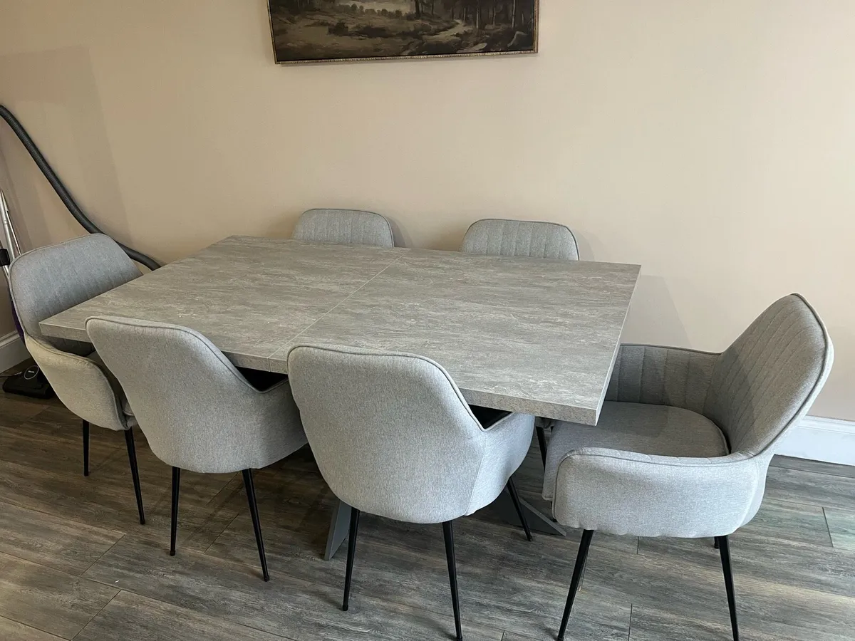 Kitchen Table - Image 1