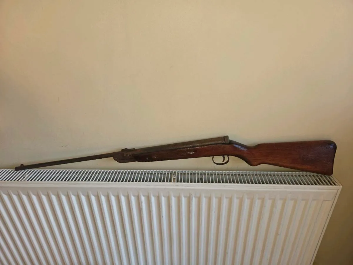 Decorative timber/metal rifle - Image 1