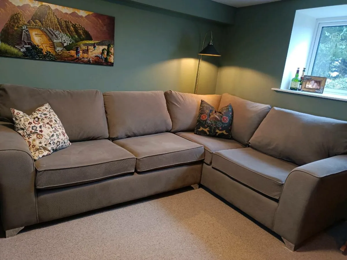 Corner sofa - Image 1