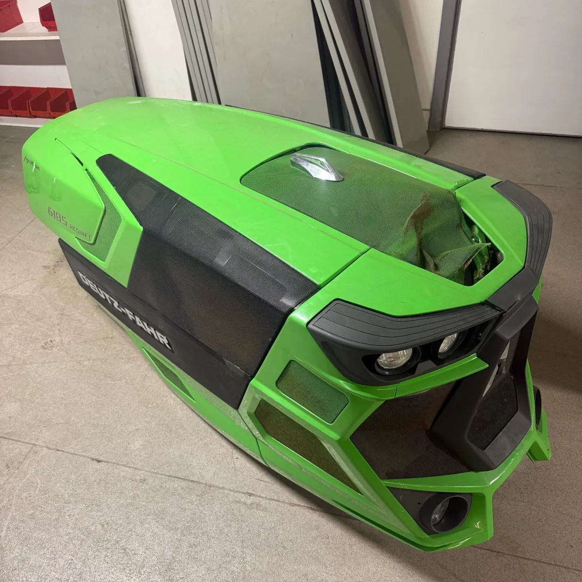 Deutz 6185 Bonnet - damaged repairable. - Image 1