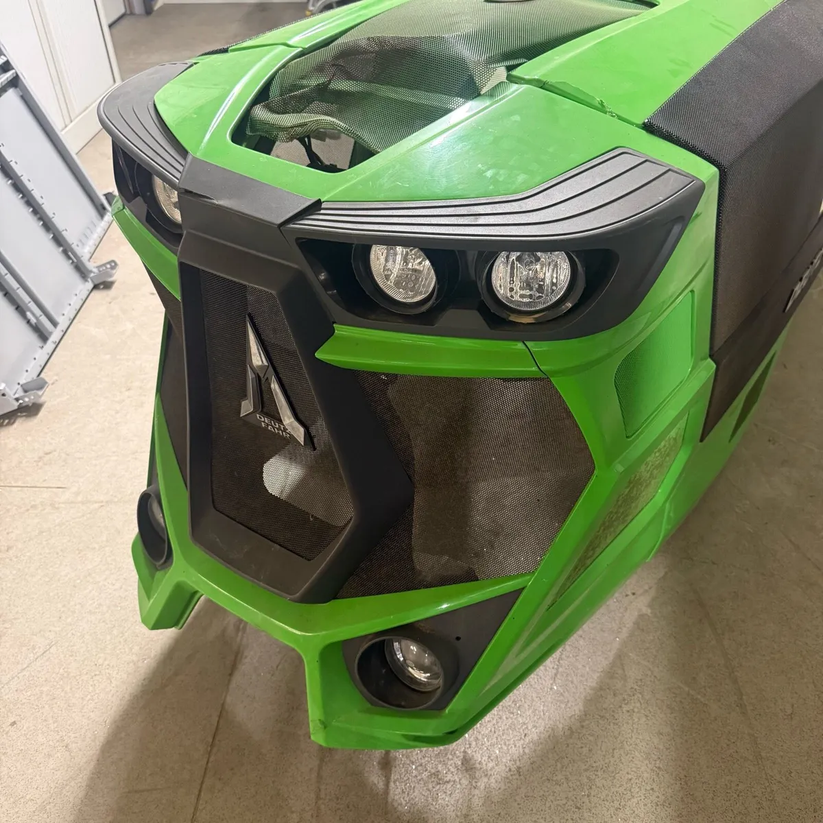 Deutz 6185 Bonnet - damaged repairable. - Image 2