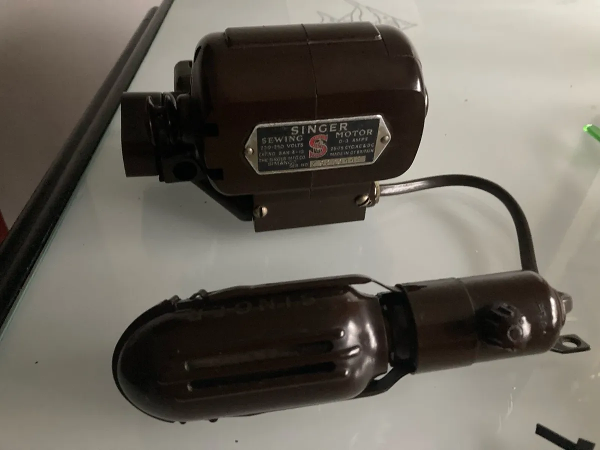 Vintage Singer Sewing machine motor - Image 1