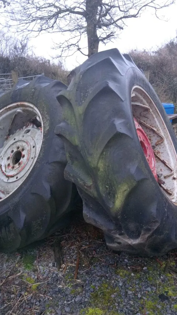 Rear weighted wheels for massey fergusson 2720 - Image 4