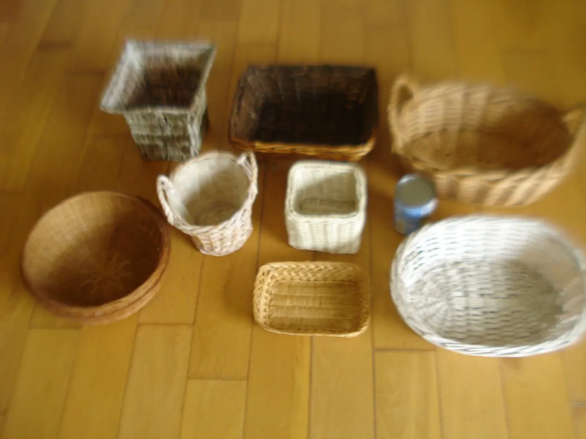 8 WICKER BASKETS VARIOUS SHAPES & SIZES. - Image 2