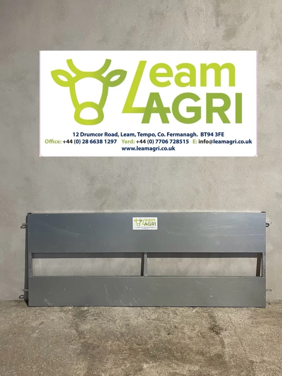 Lambing pens. Hurdles. Hayracks, bucket rings. - Image 3