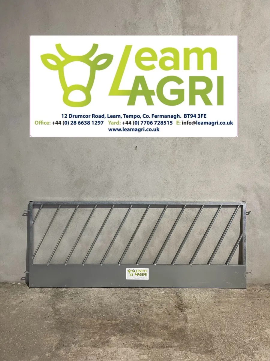 Lambing pens. Hurdles. Hayracks, bucket rings. - Image 2