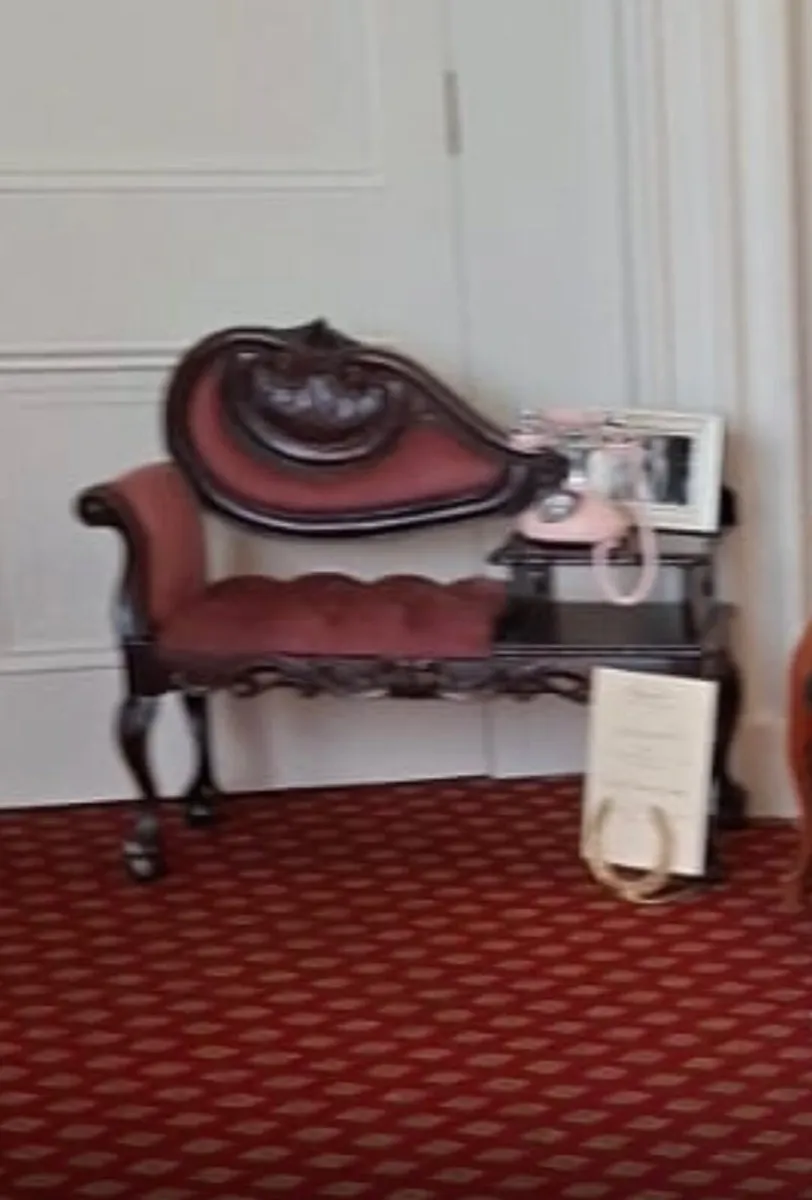 Wedding audio guestbook & antique telephone table - Image 2
