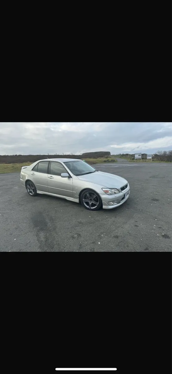 Lexus is200 - Image 2