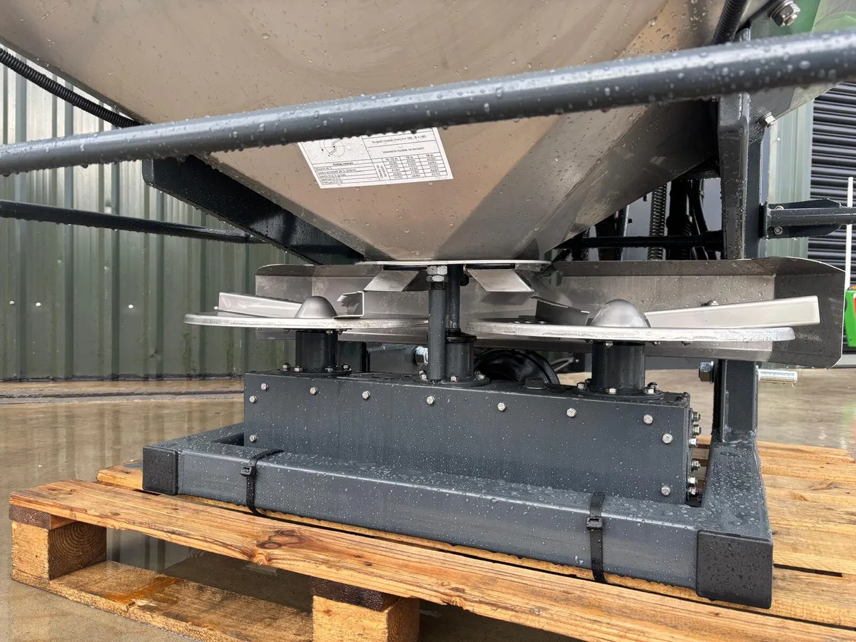 New Pro-Fert Stainless Steel Fertilizer Spreaders - Image 4