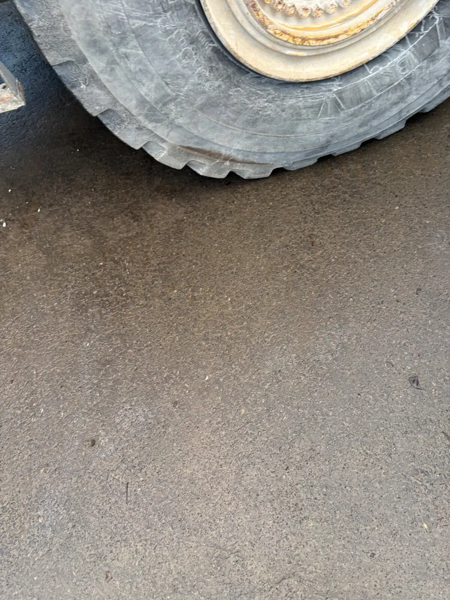 Komatsu WA500 - Image 4