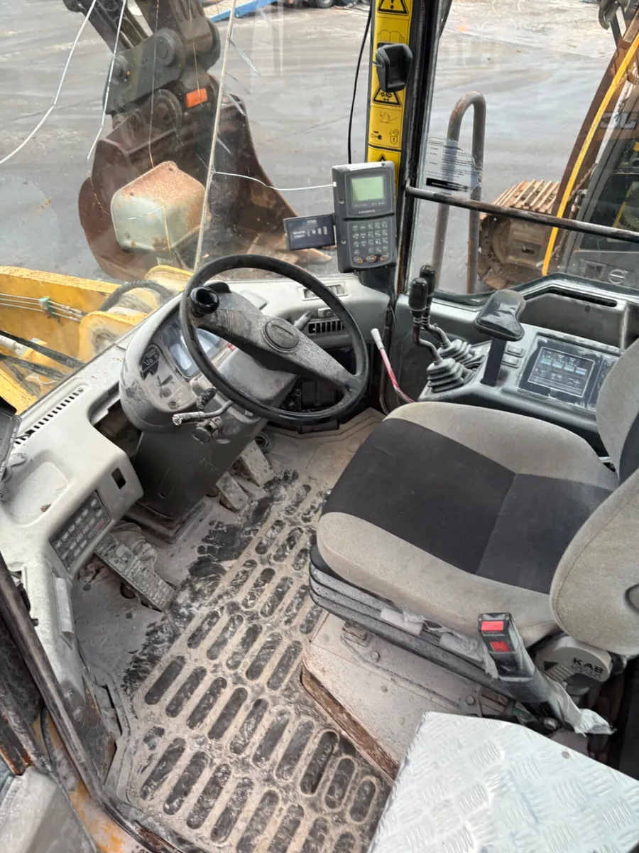 Komatsu WA500 - Image 3