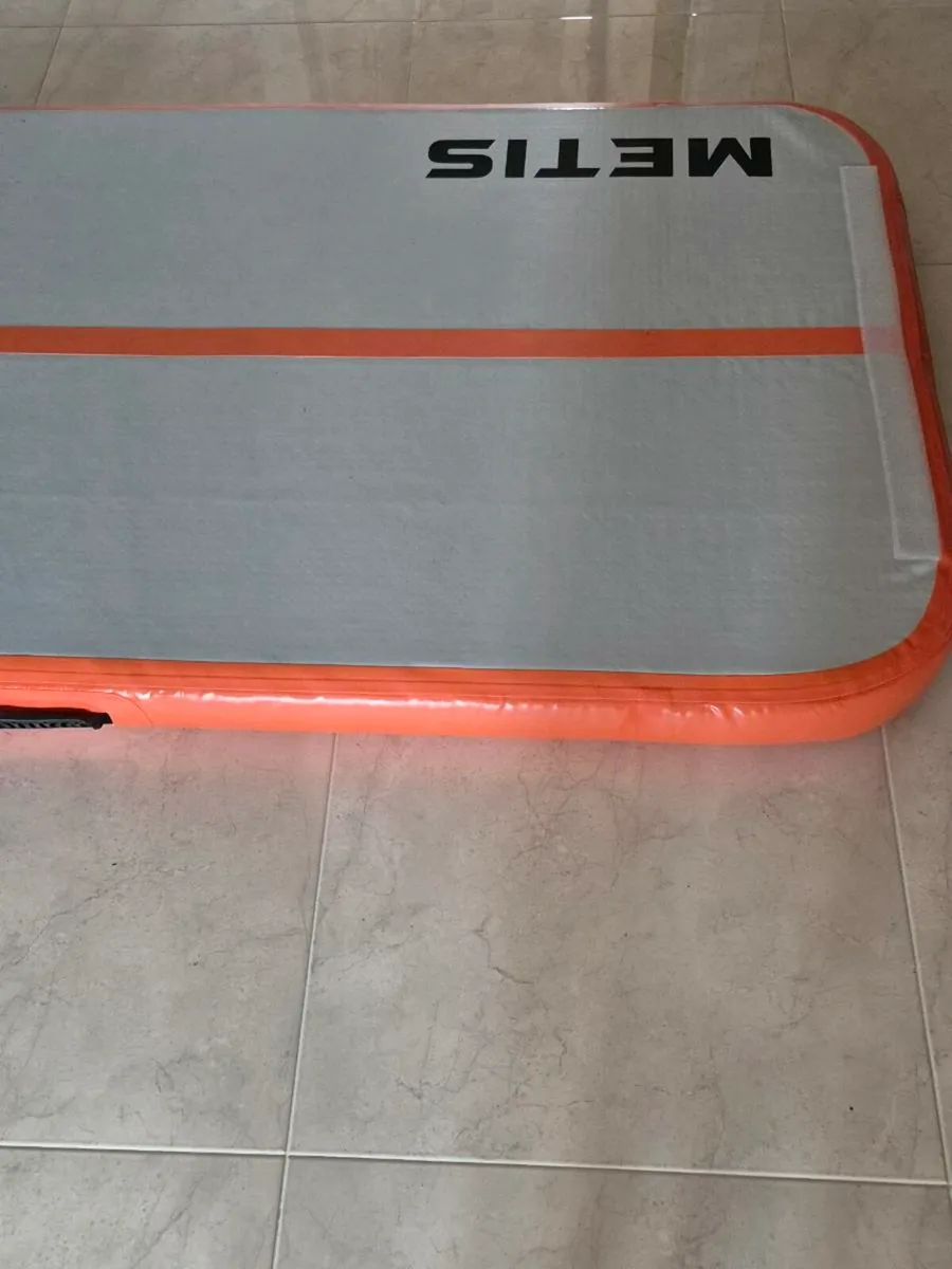 METIS INFLATABLE GYMNASTICS MAT - Image 4