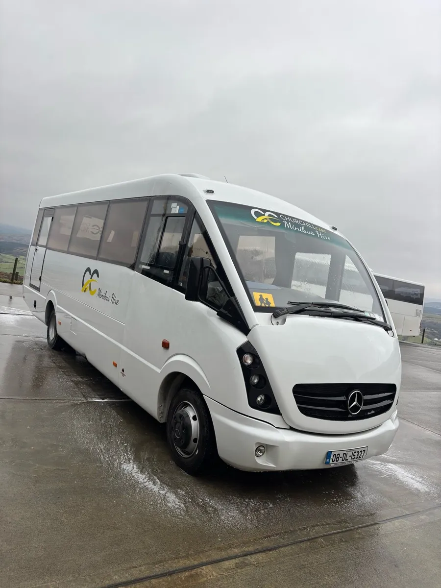 Mercedes Benz 33+crew - Image 1