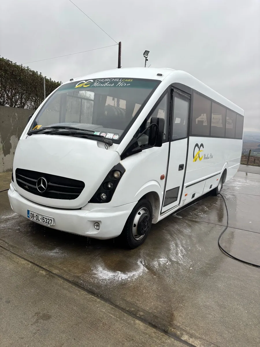 Mercedes Benz 33+crew - Image 2