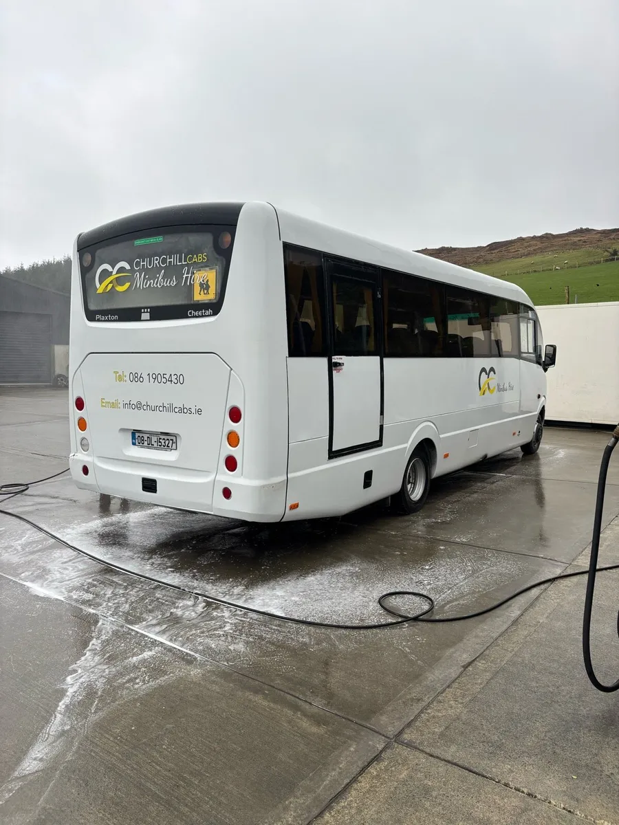 Mercedes Benz 33+crew - Image 3