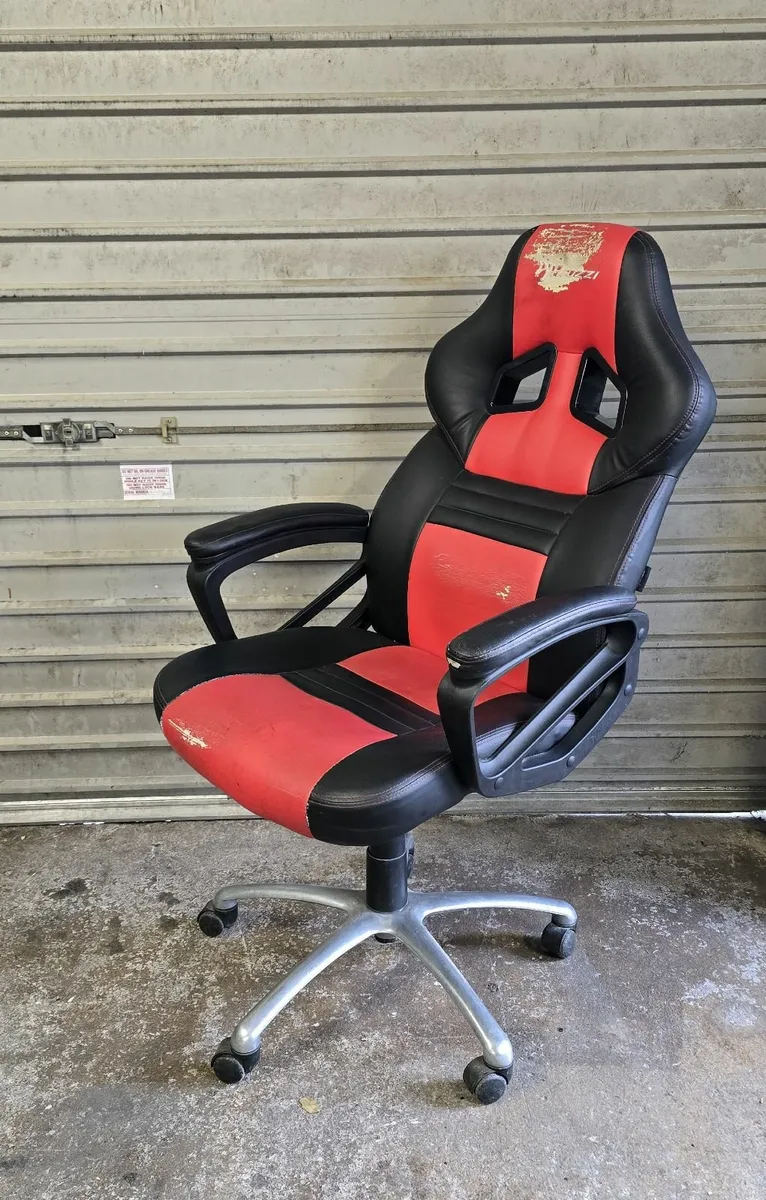 FREE Reclining gaming chair - Image 1