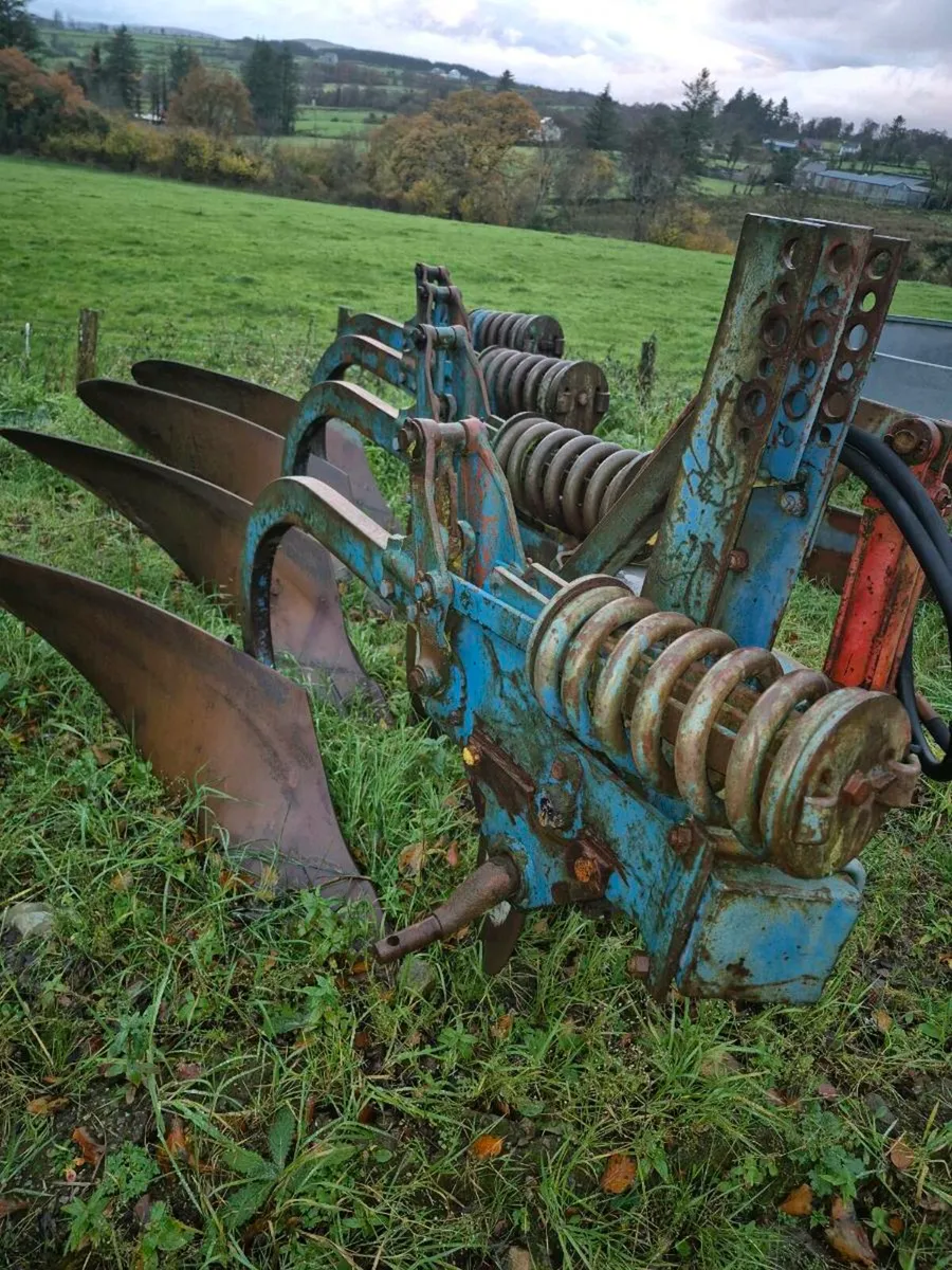 Fiskars 4 furrow Plough - Image 1