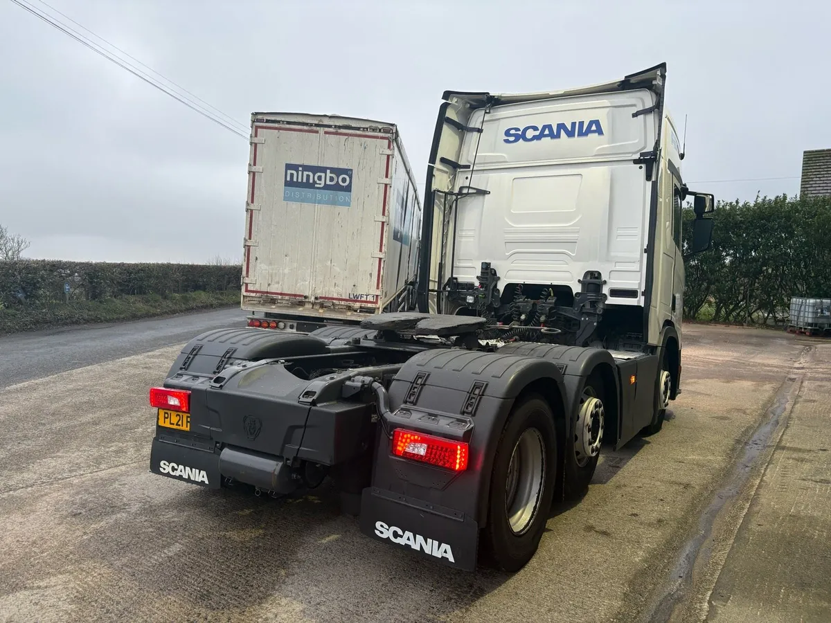 2021 Scania R500 Highline 6x2 Tractor Unit - Image 4