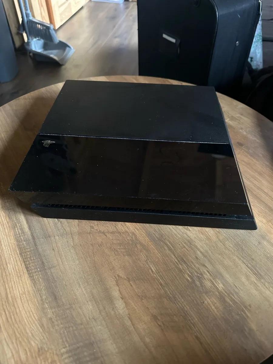 PlayStation 4 - Image 2