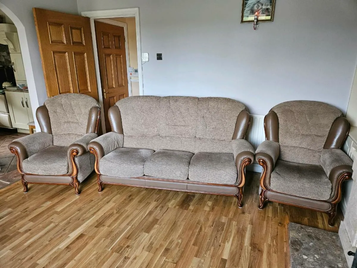 Queen Ann 311 suite. - Image 1