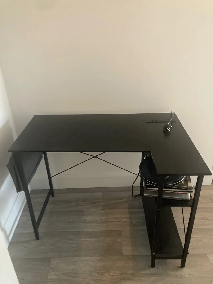 Game/office table - Image 1