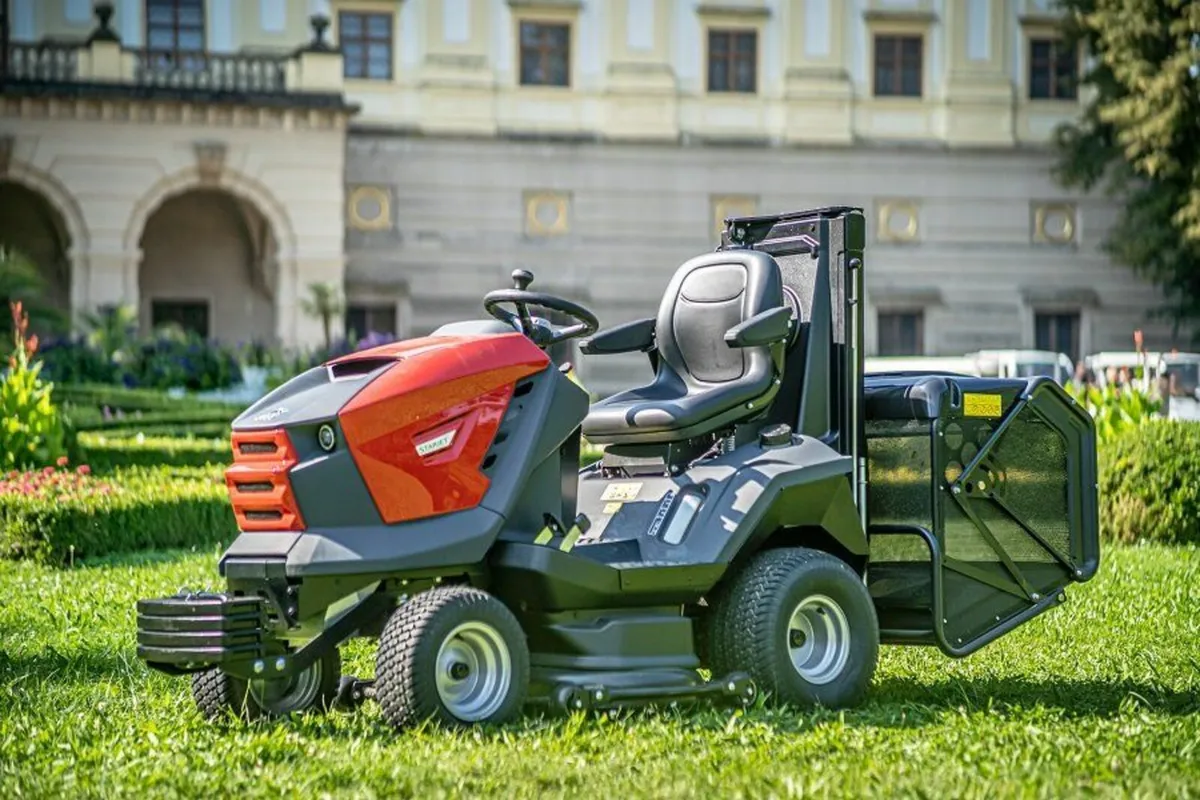 The Starjet UJ PRO hi tip mower - Image 1