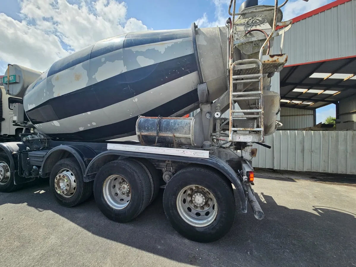 2010 Volvo FM - Image 4