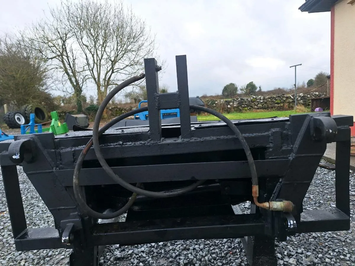 Hydraulic Bale Handler - Image 1