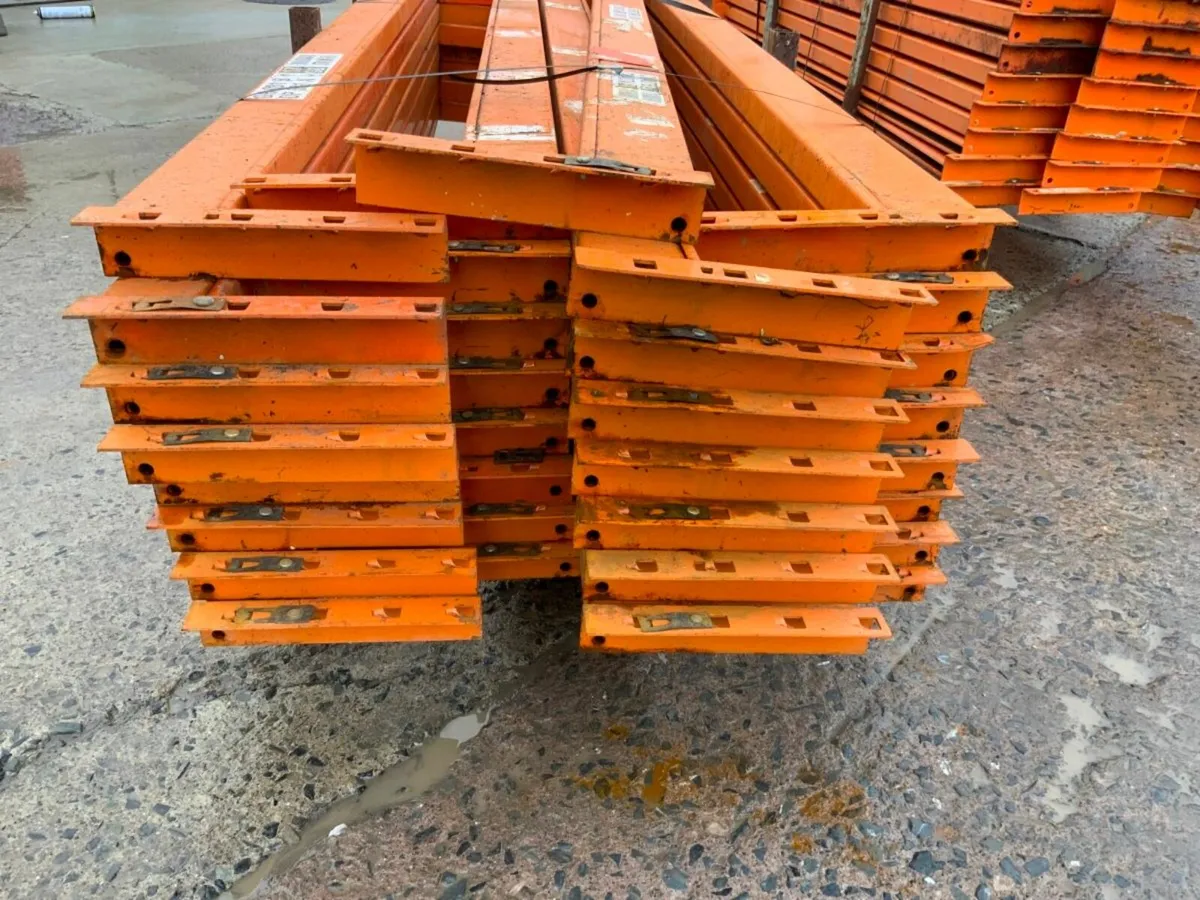 WAREHOUSE STORAGE / PALLET RACKING. - Image 2