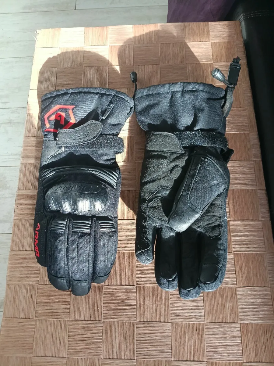 Motorcycle gear - Image 2