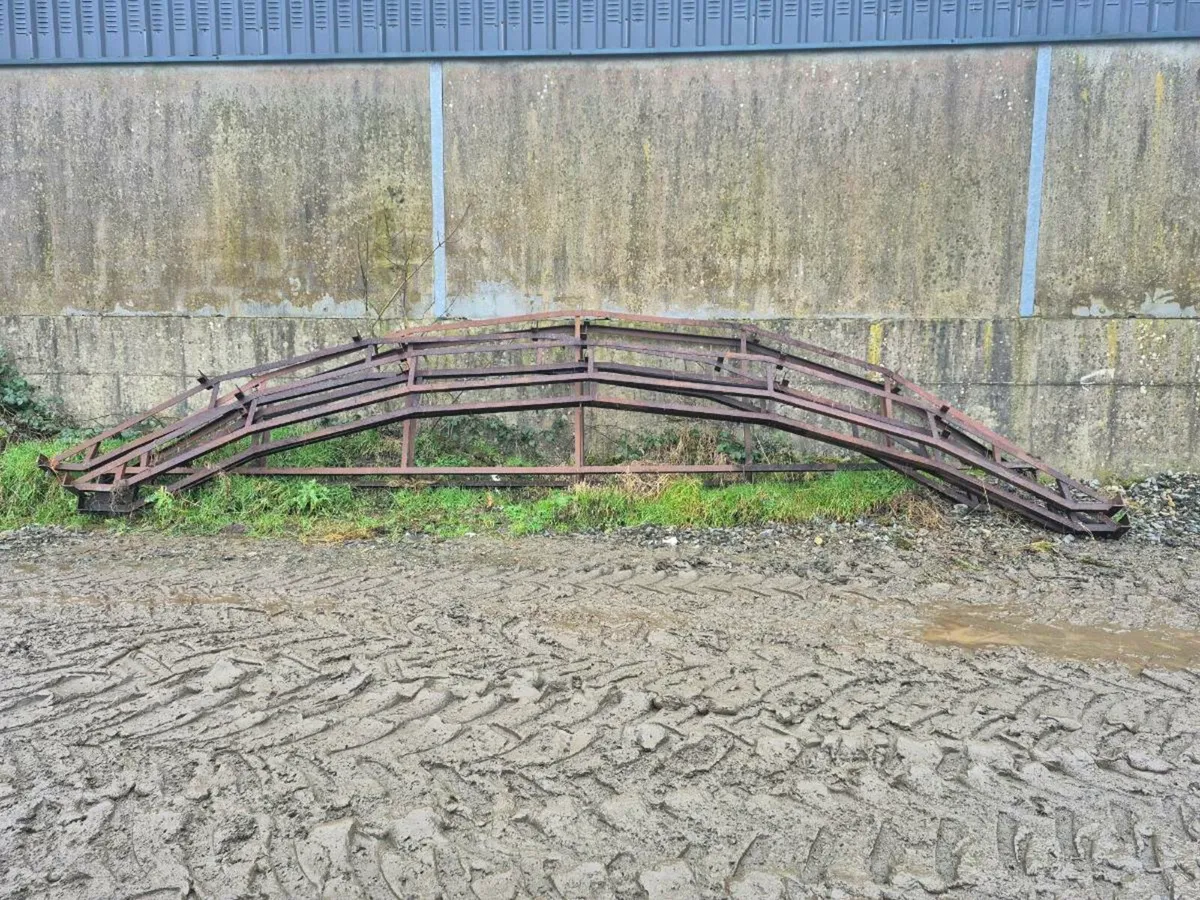 Round Roof Trusses & Tin - Image 1