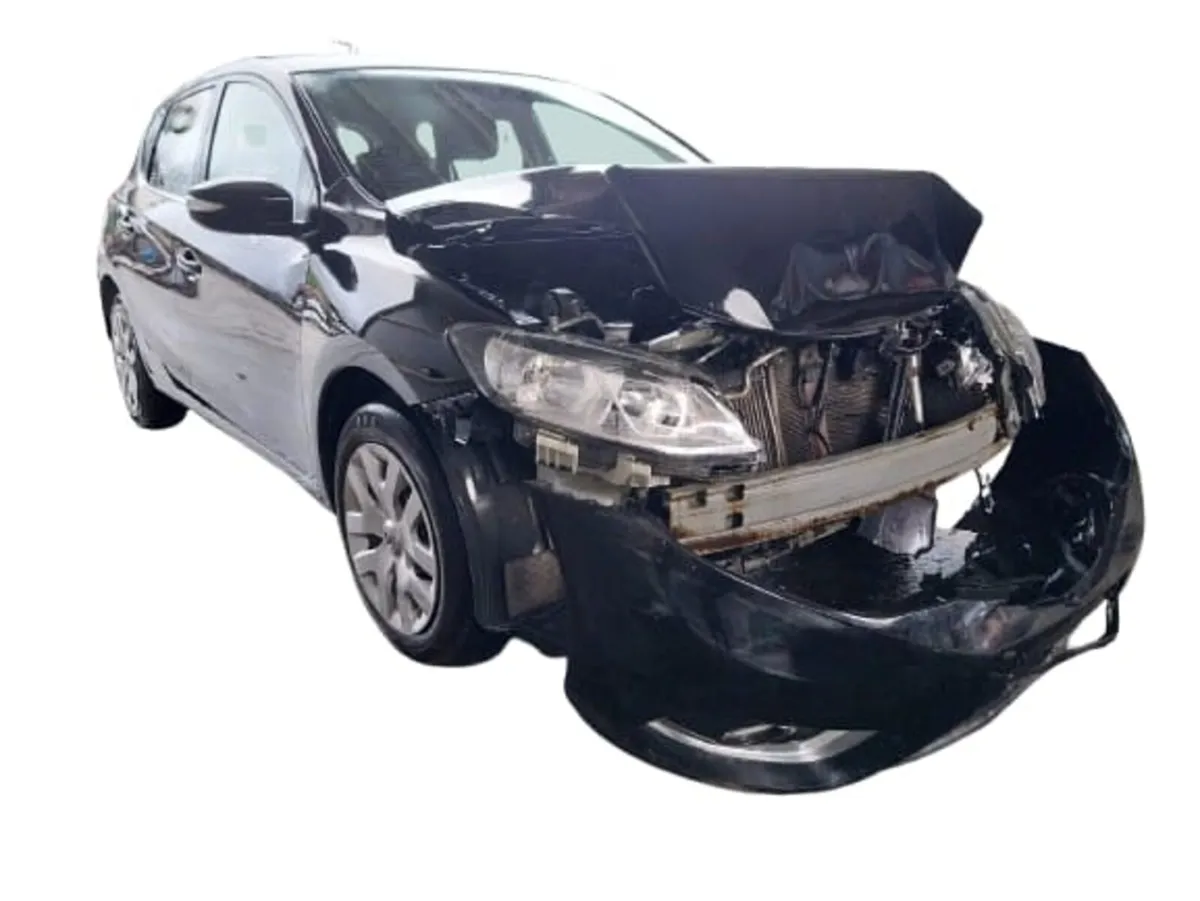 2015 NISSAN PULSAR For Breaking/Dismantling - Image 1