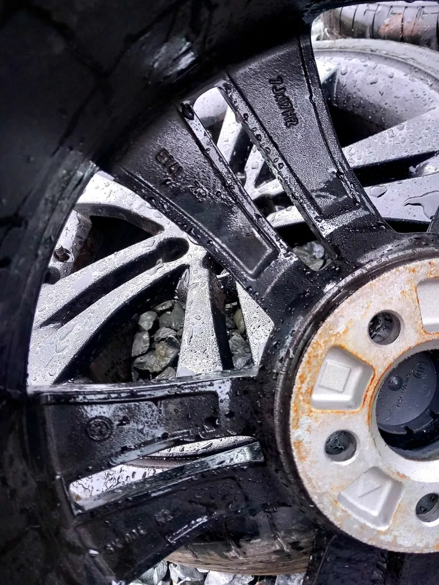 17inch 5x100 Genuine Skoda alloys - Image 4