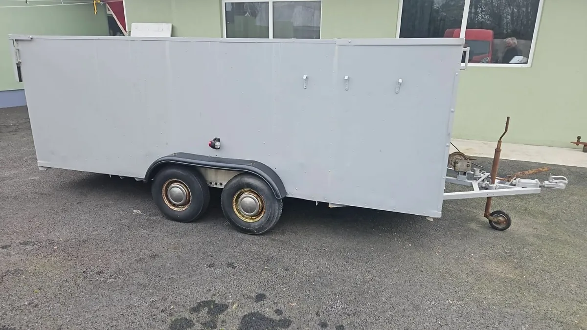 Race shuttle for sale - Image 1