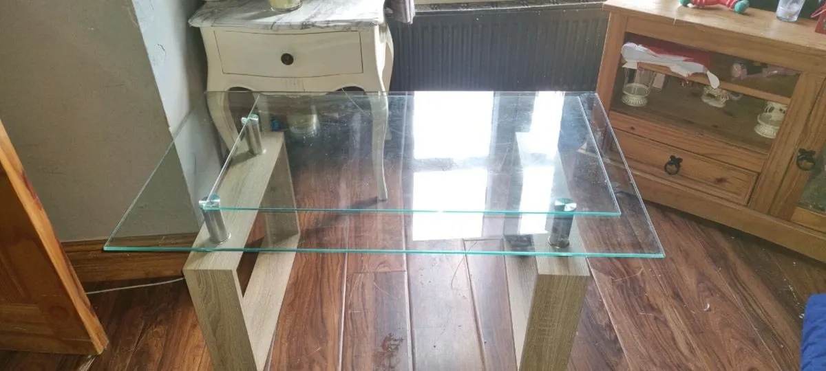 Modern glass coffee table - Image 1