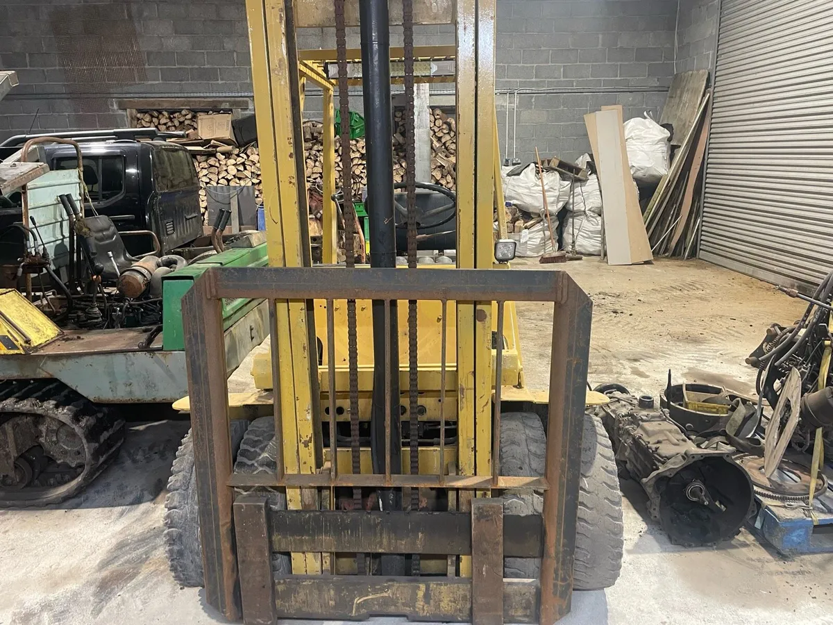 Forklift and welder - Image 4