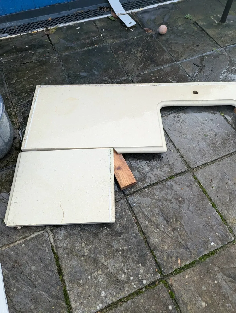 Quartz worktop - Image 2