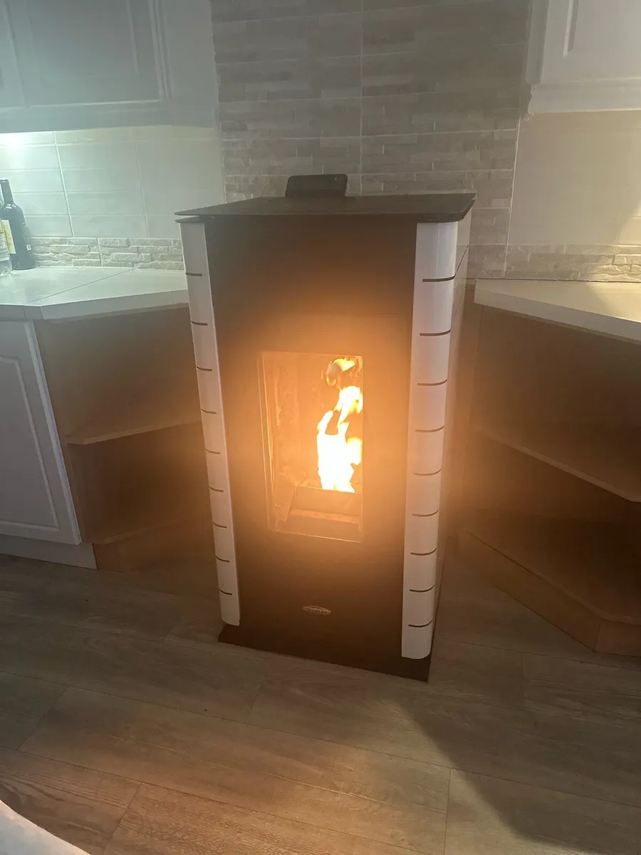 White Solis K 1700+  Stanley Pellet Stove - Image 3