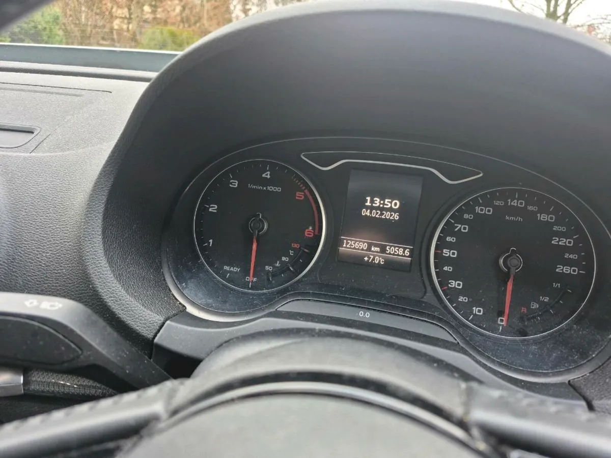 Damaged car - Image 4