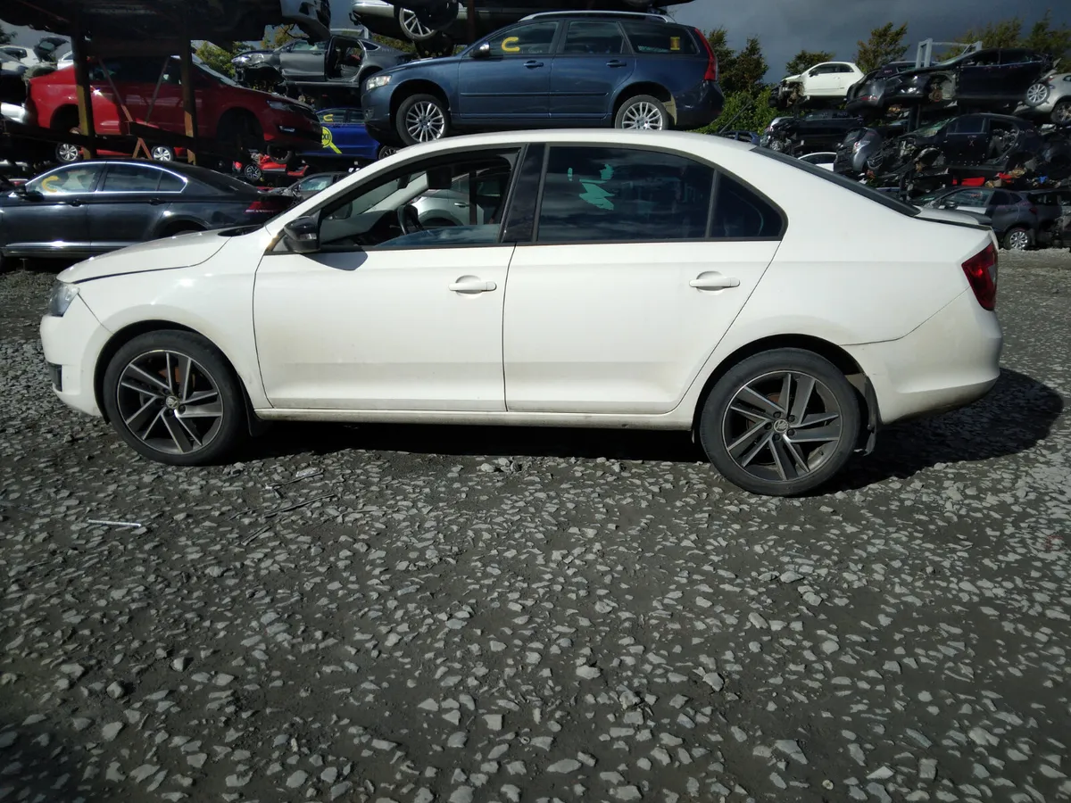 2017 Skoda Rapid For Breaking/Dismantling - Image 4