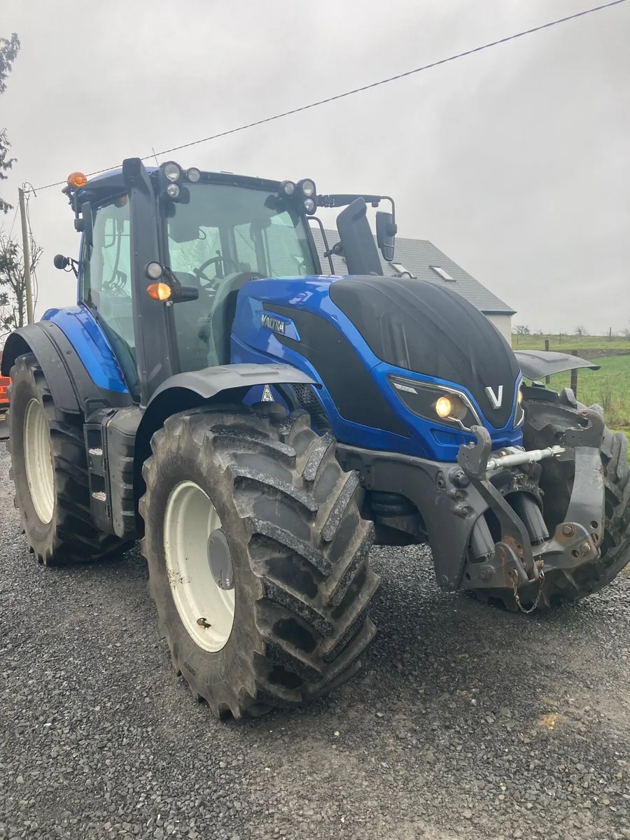 Valtra T154 - Image 1