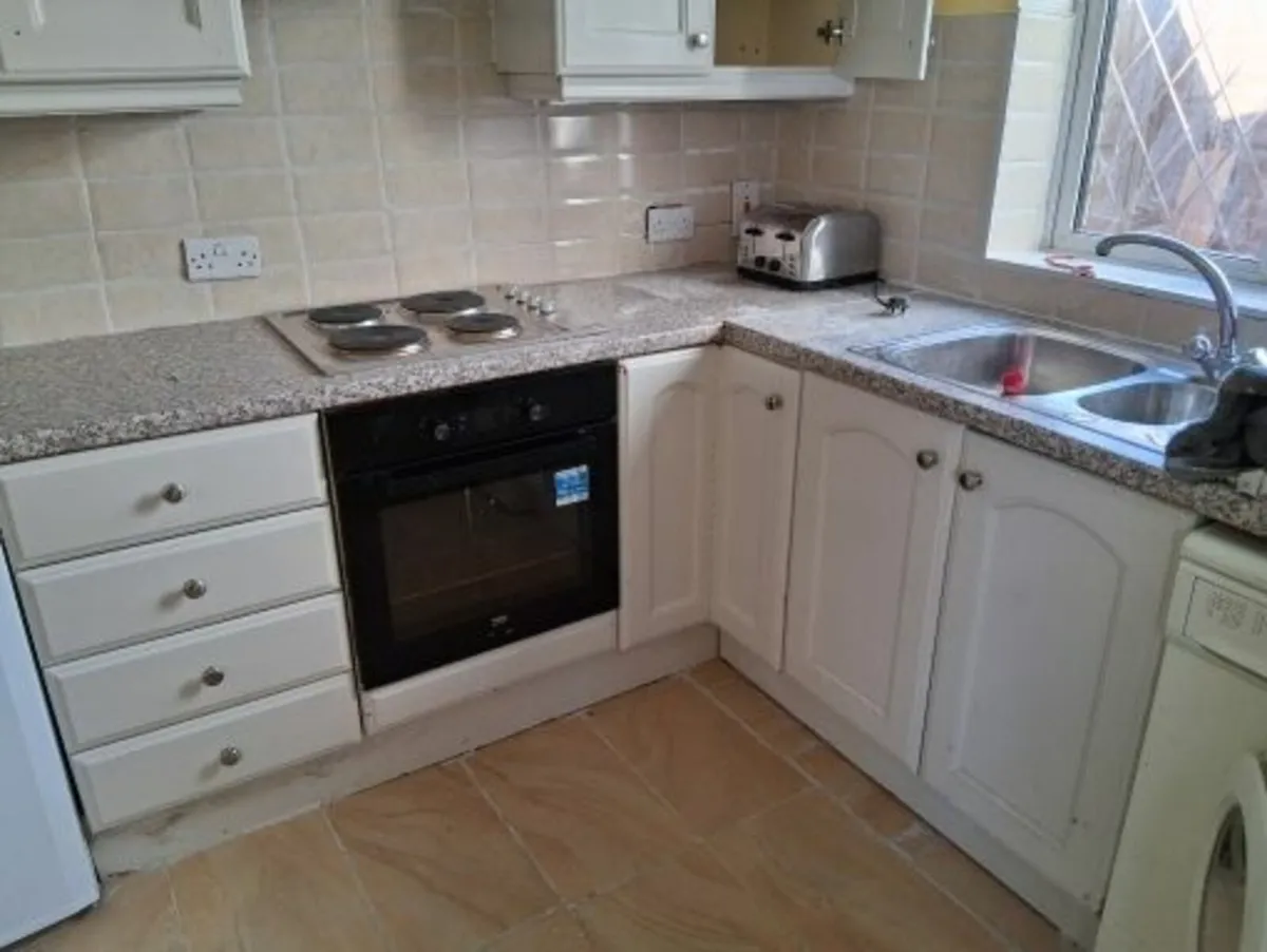 Two Bed Apartment to rent - Image 1