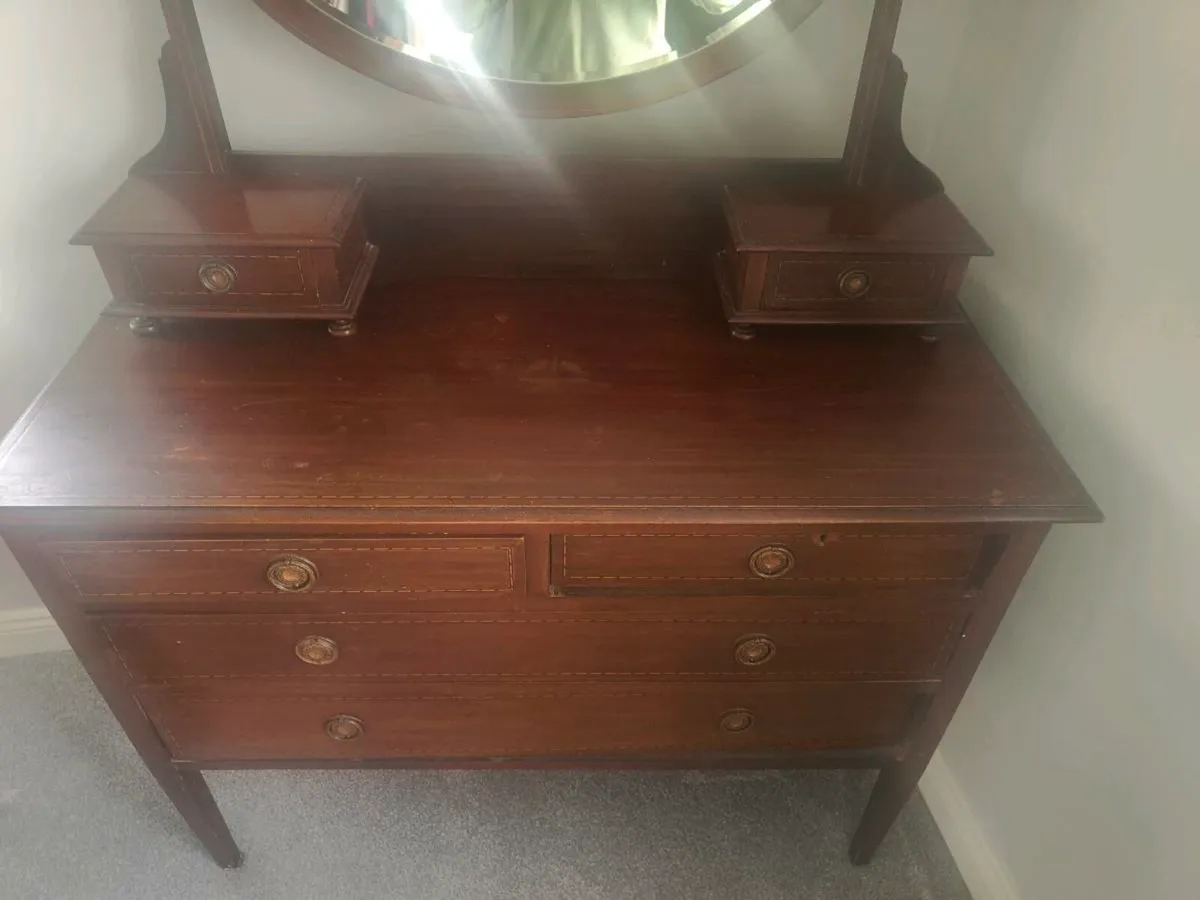 Inlaid mahogany dressing table - Image 1