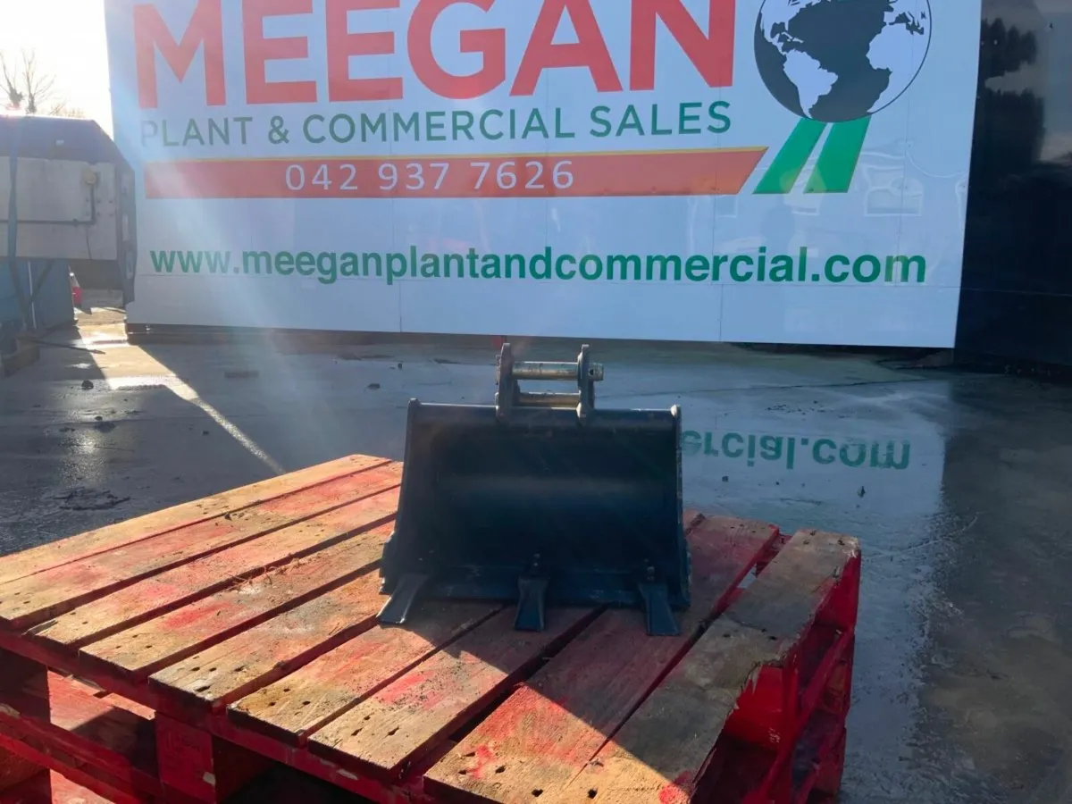 UNUSED 18" RHINIOX BUCKET....30mm PINS.....120v. - Image 2